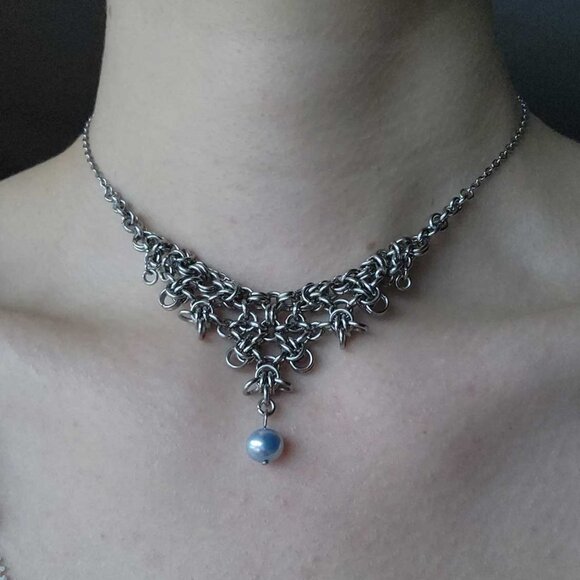 Vintage silver princess necklace with a blue pearl - Picture 4 of 10